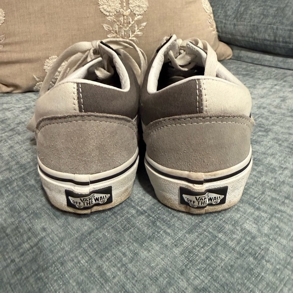 Vans - Picture 3 of 7